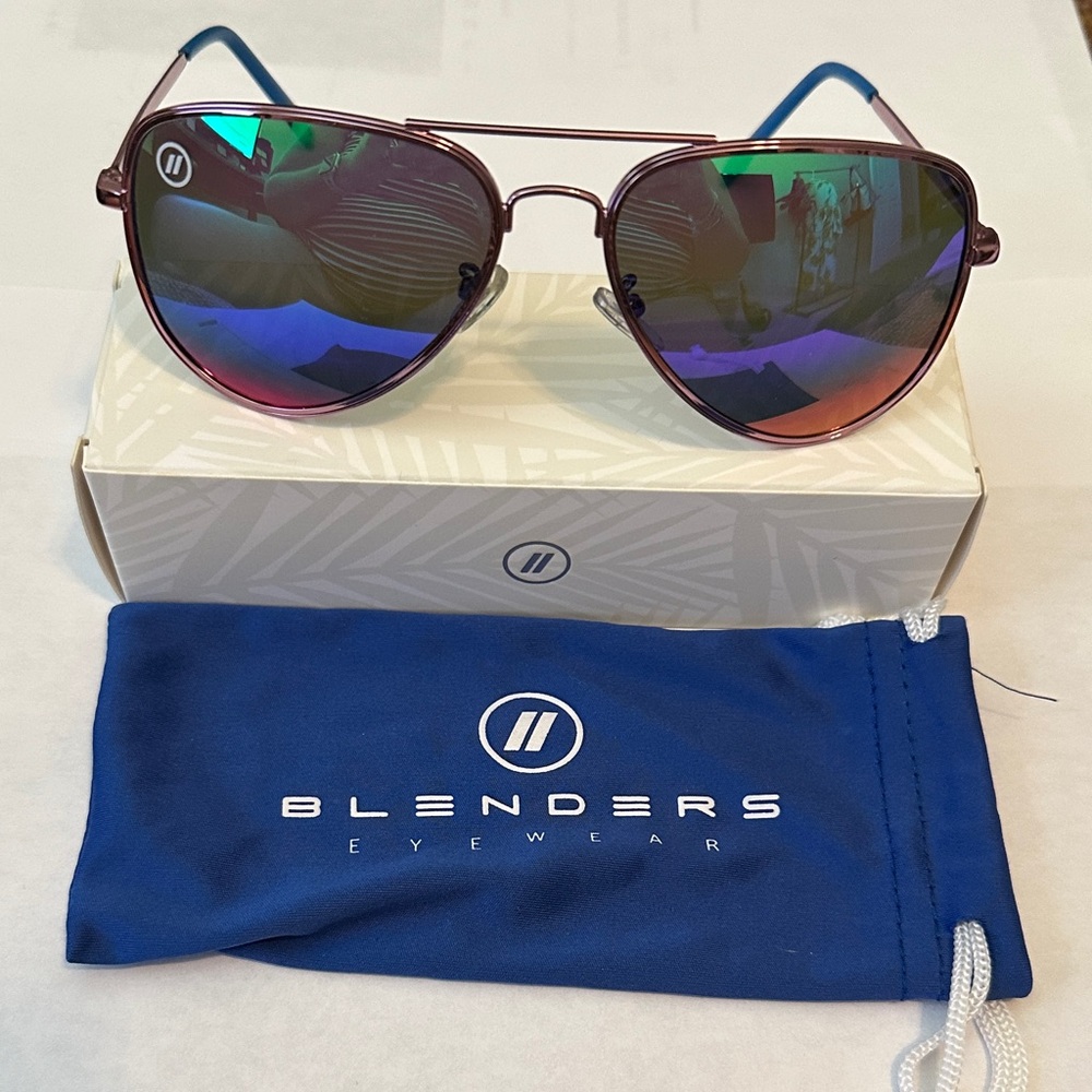 Blenders - Sky Forever Eyewear Sunglasses with Rose golf Frame